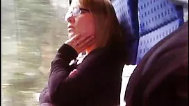 Julma lutka hänen po ...