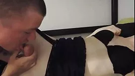 Bikininaiset takertu ...